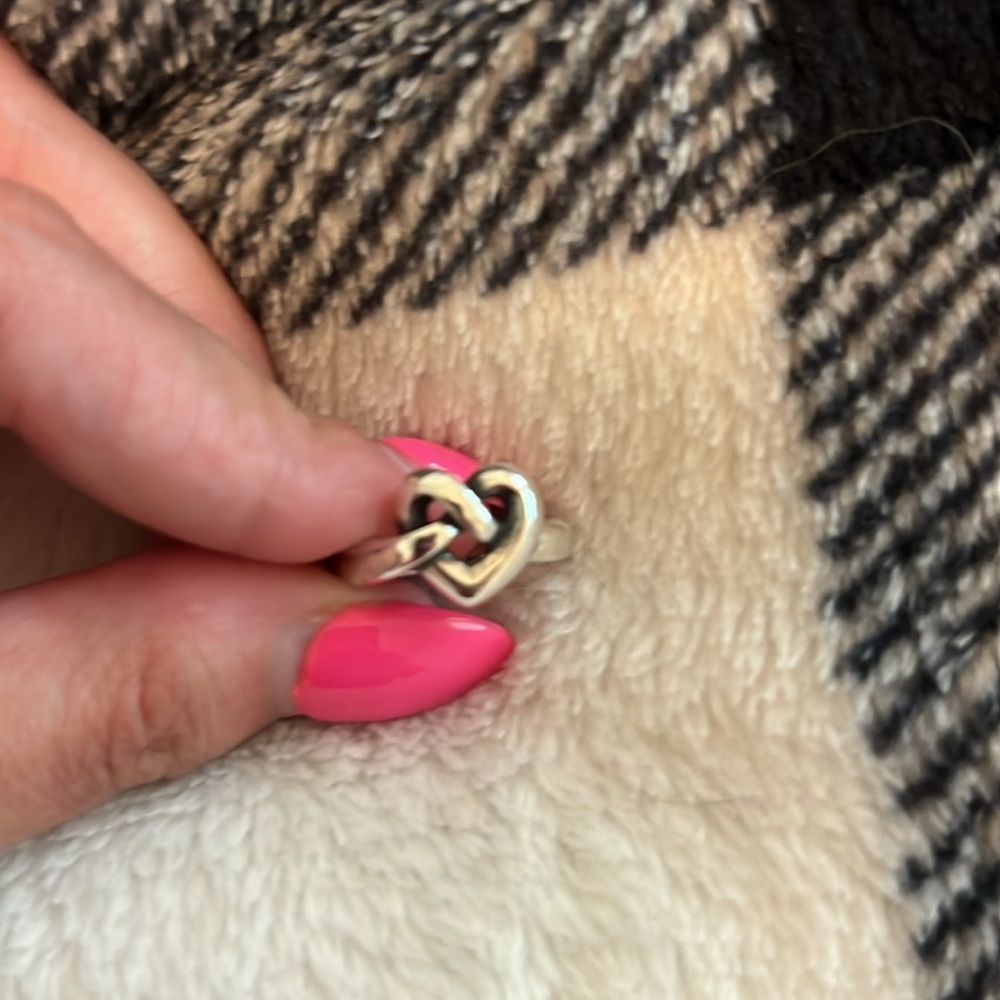James Avery Stirling silver heart knot ring - Picture 4 of 4